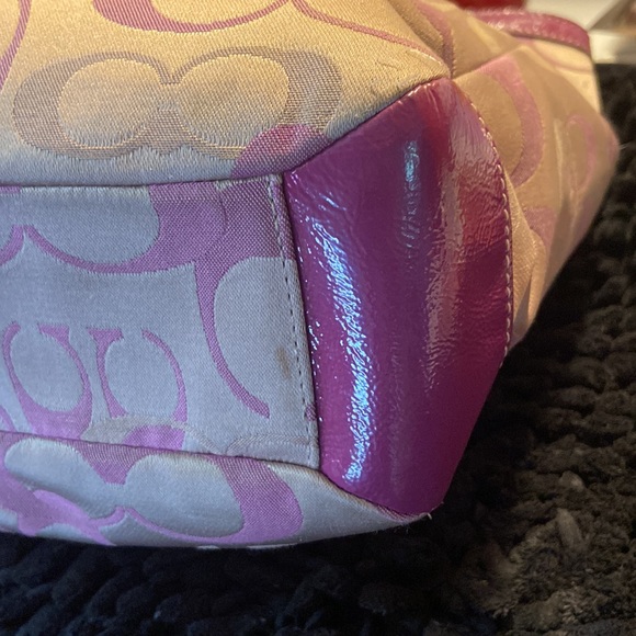 EUC  coach cream/ purple shoulder purse - Picture 4 of 10
